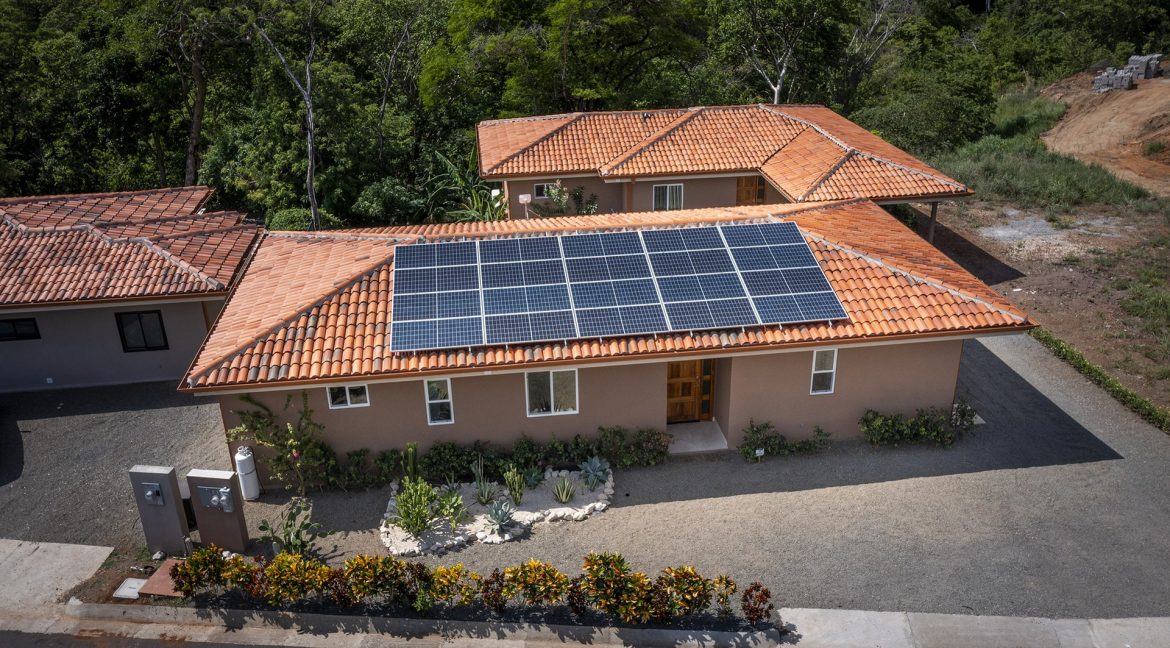5 bed Single Family Homes For Sale in Playa Flamingo, Guanacaste - thumb 1