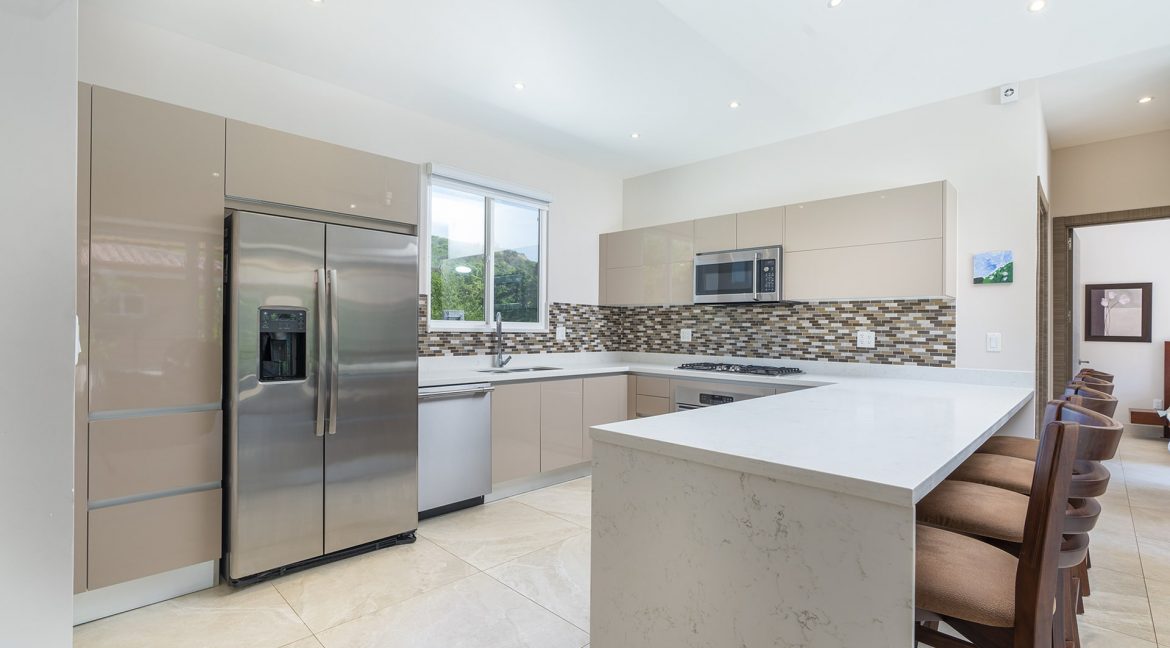 5 bed Single Family Homes For Sale in Playa Flamingo, Guanacaste - thumb 10