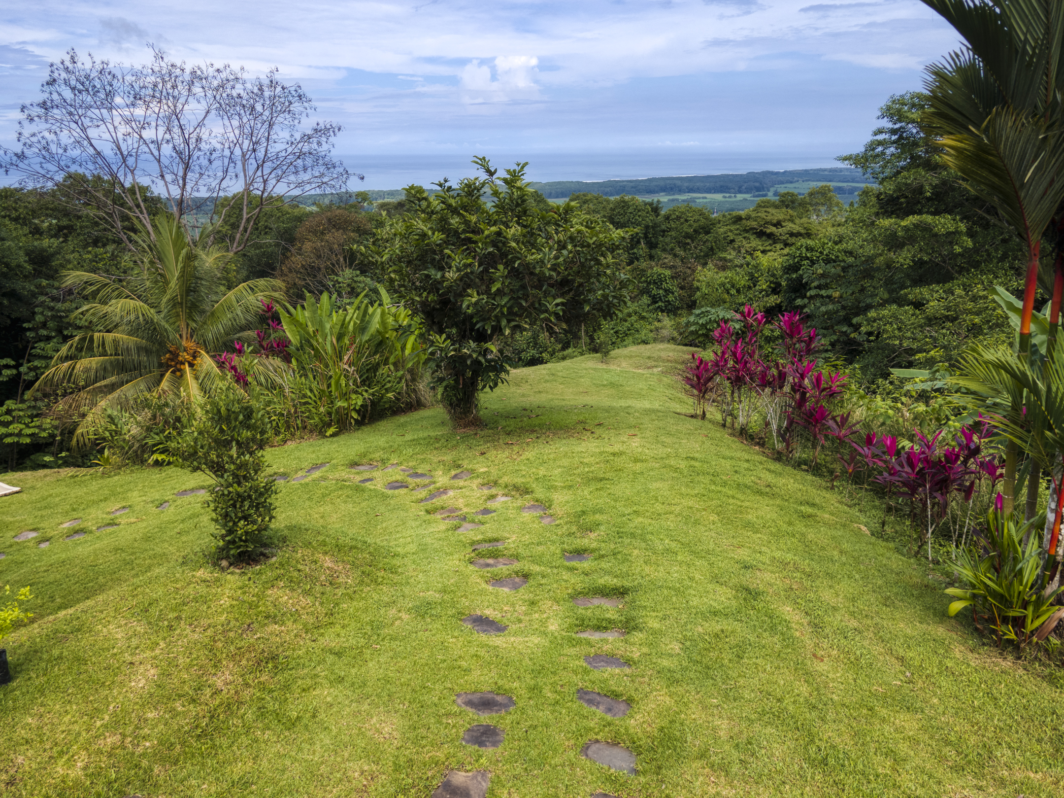 8 bed Single Family Homes For Sale in Matapalo, Puntarenas - thumb 6