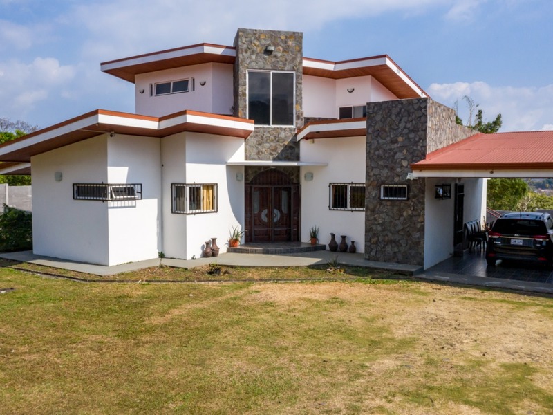 4 bed Single Family Homes For Sale in Atenas, Alajuela - 1