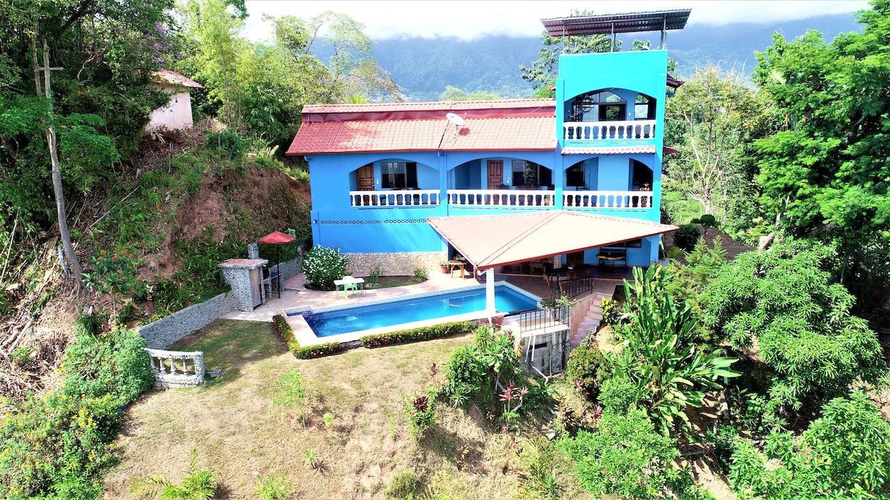 11 bed Hotel / Leisure For Sale in Ojochal, Puntarenas - thumb 1