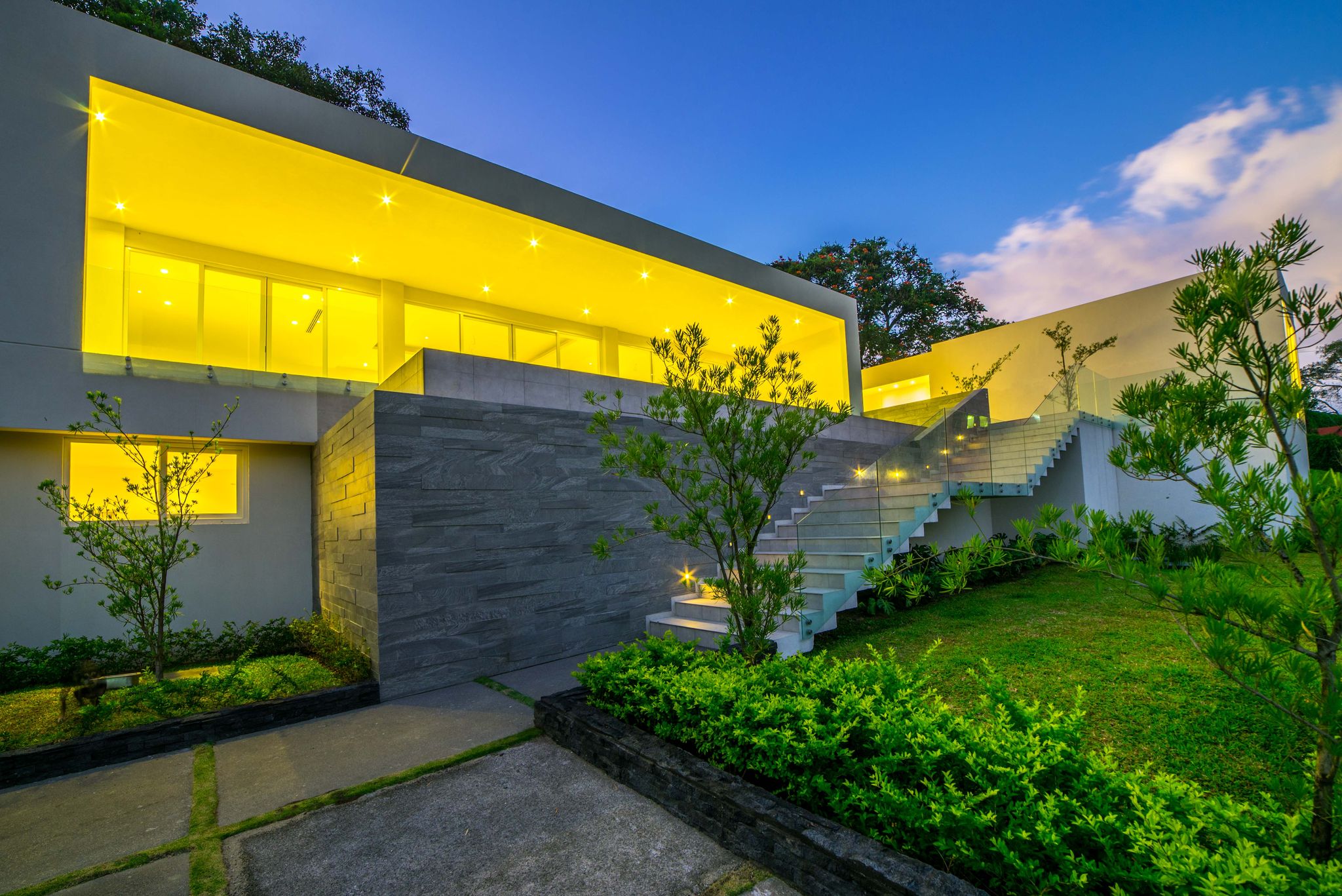 4 bed Single Family Homes For Sale in Escazu, San Jose - thumb 2