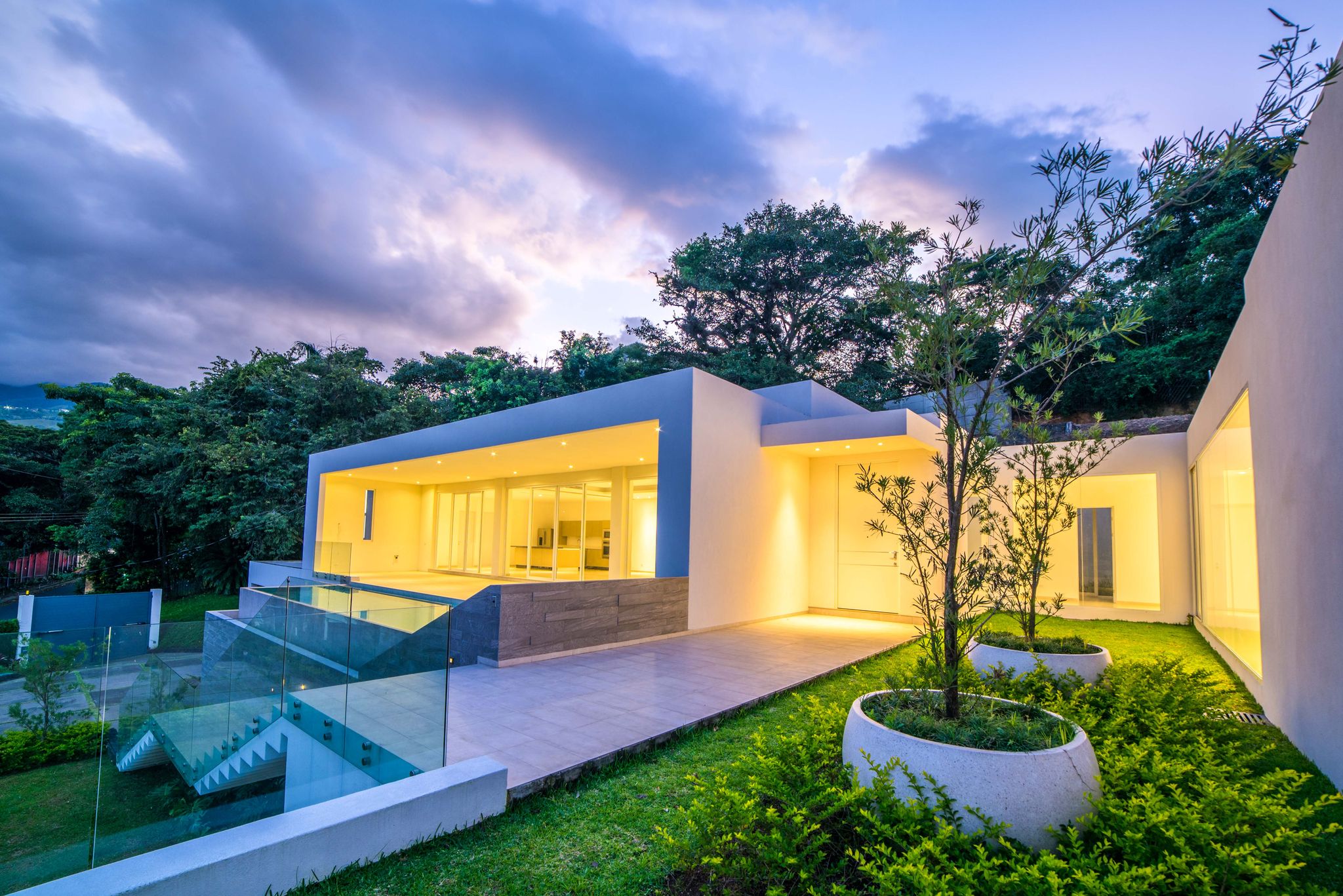 4 bed Single Family Homes For Sale in Escazu, San Jose - thumb 1