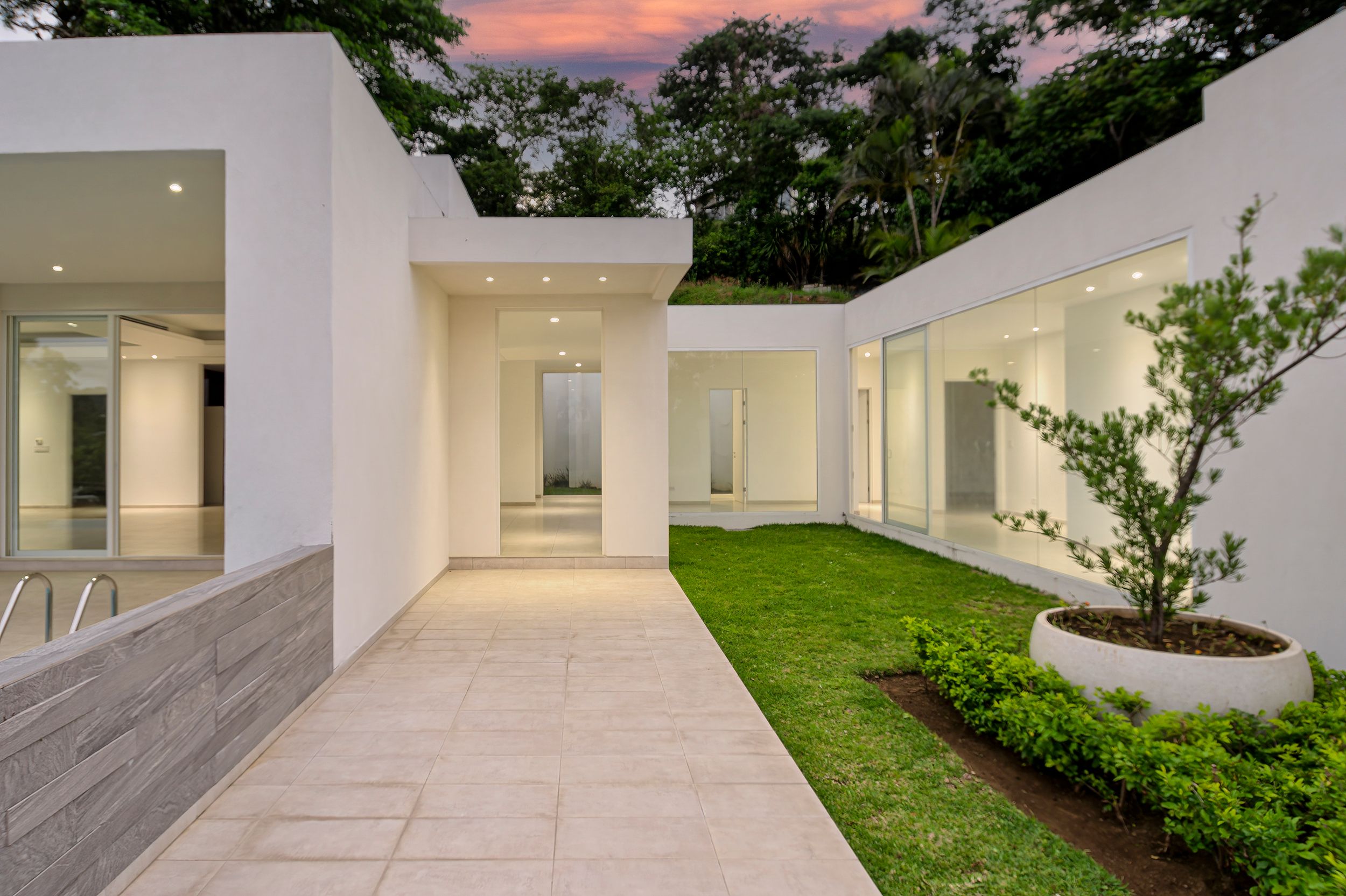 4 bed Single Family Homes For Sale in Escazu, San Jose - thumb 24