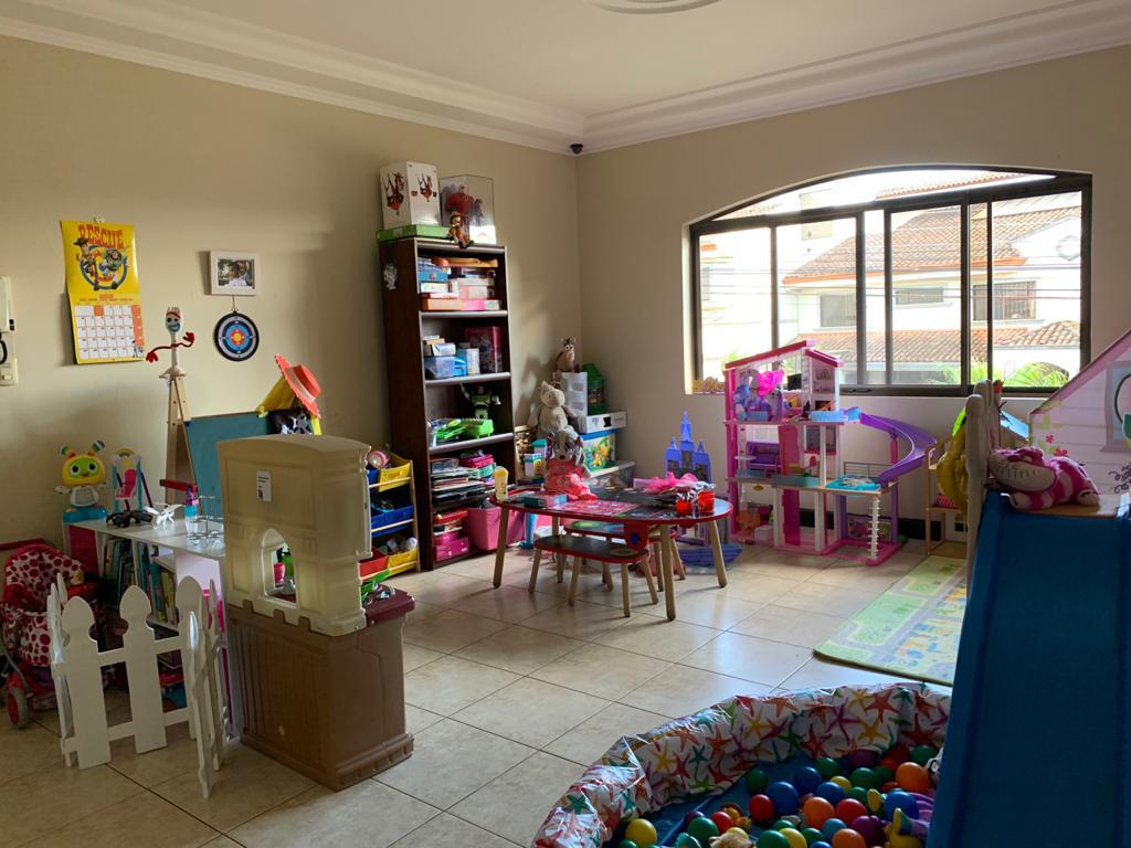 6 bed Single Family Homes For Sale in Curridabat, San Jose - thumb 17