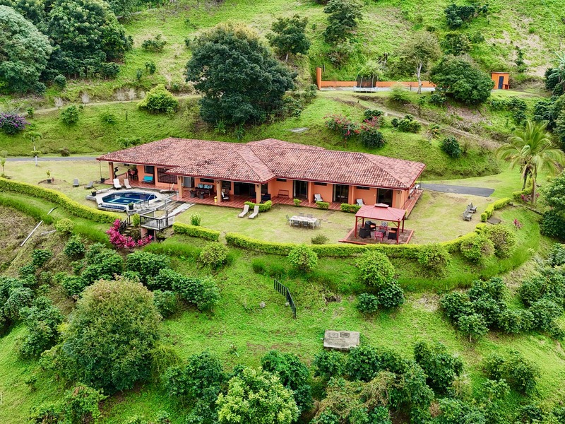 8 bed Single Family Homes For Sale in Atenas, Alajuela - 1