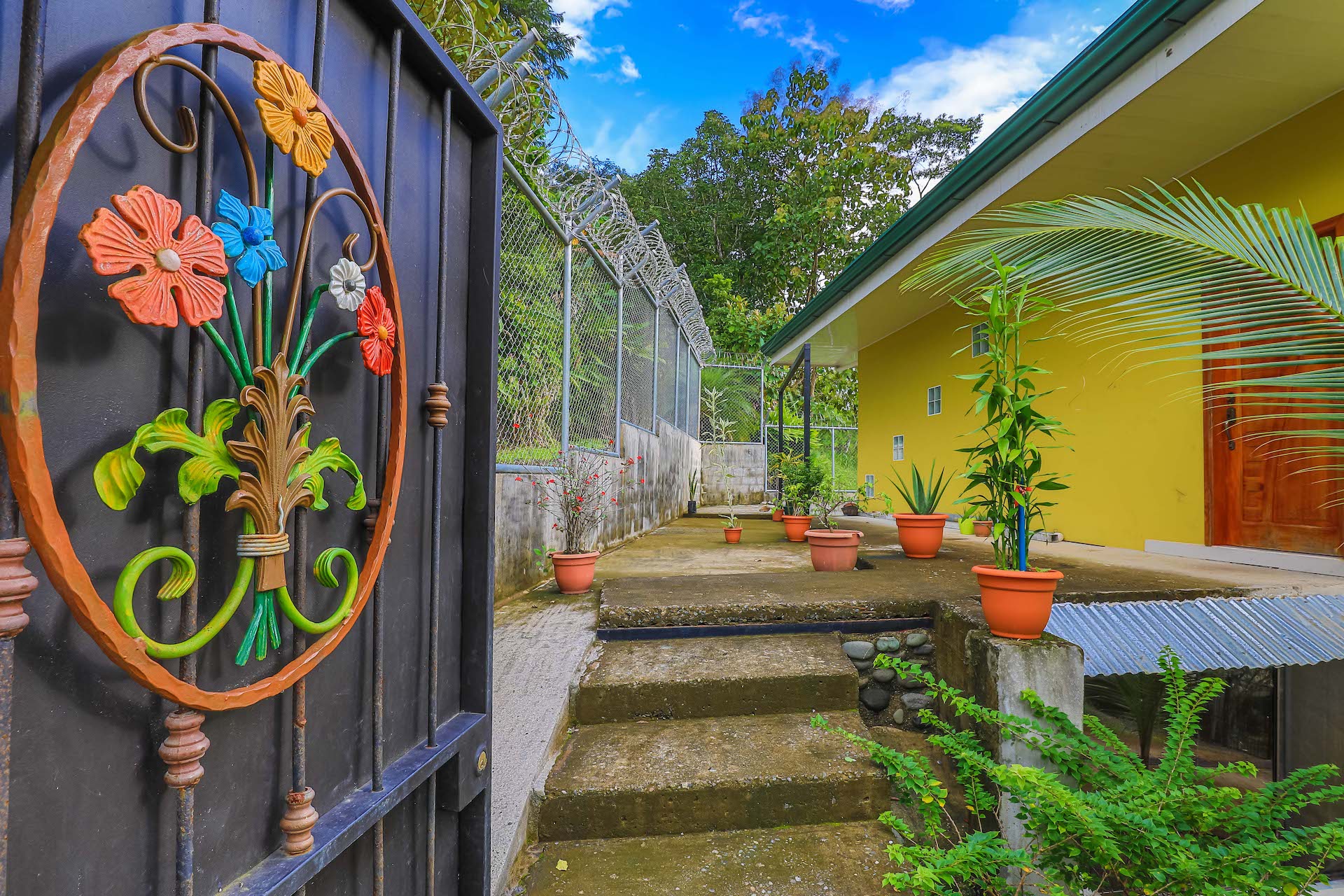 4 bed Single Family Homes For Sale in Quepos, Puntarenas - thumb 24