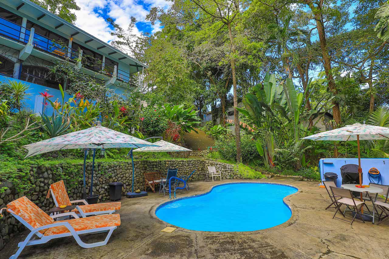 4 bed Single Family Homes For Sale in Manuel Antonio, Puntarenas - thumb 1