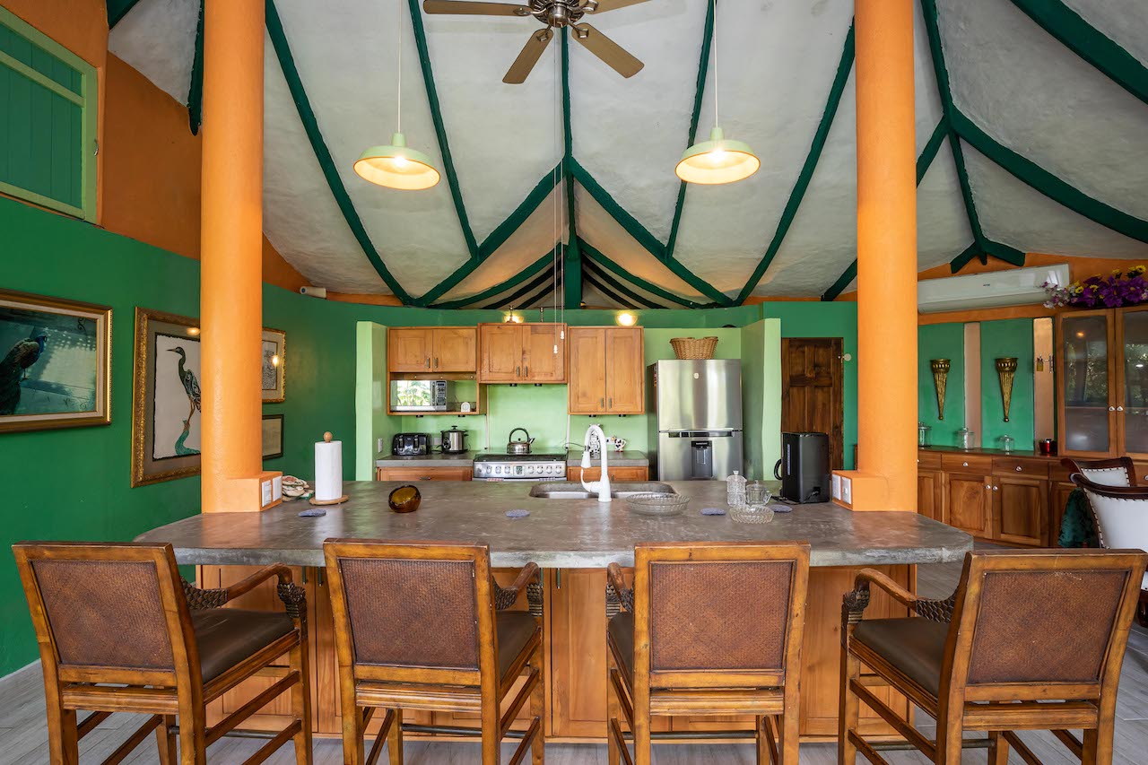 4 bed Single Family Homes For Sale in Manuel Antonio, Puntarenas - thumb 16