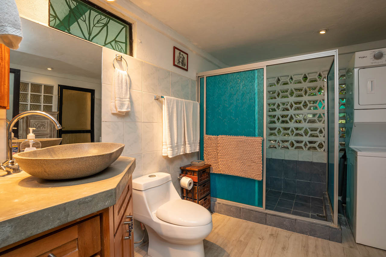 4 bed Single Family Homes For Sale in Manuel Antonio, Puntarenas - thumb 9