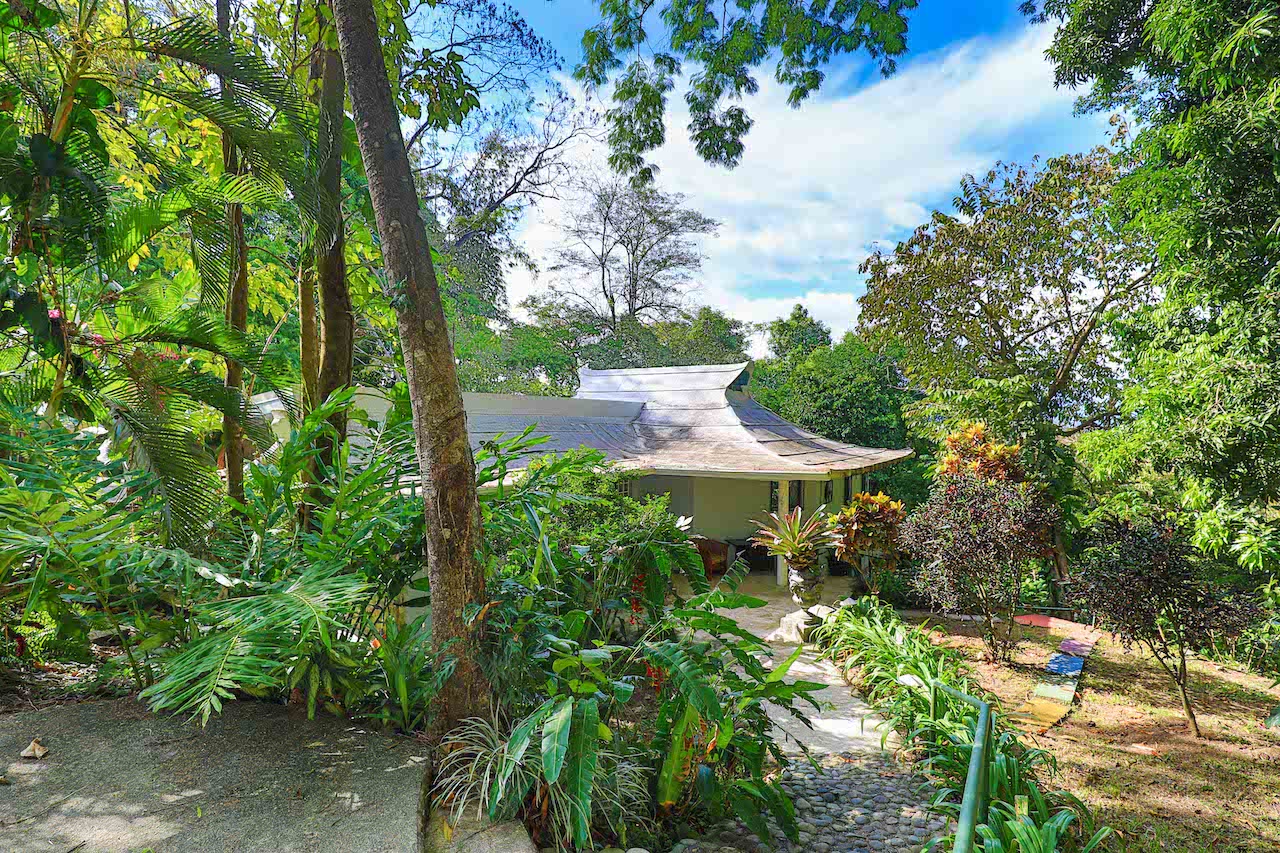 4 bed Single Family Homes For Sale in Manuel Antonio, Puntarenas - thumb 24