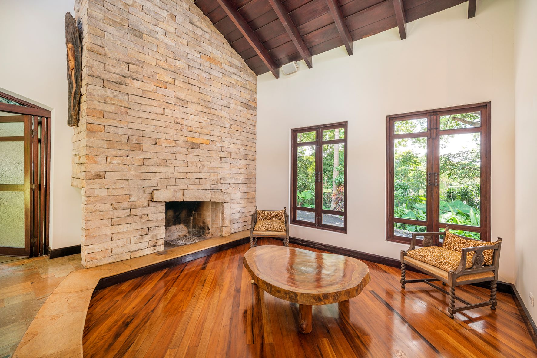 4 bed Single Family Homes For Sale in Escazu, San Jose - thumb 9