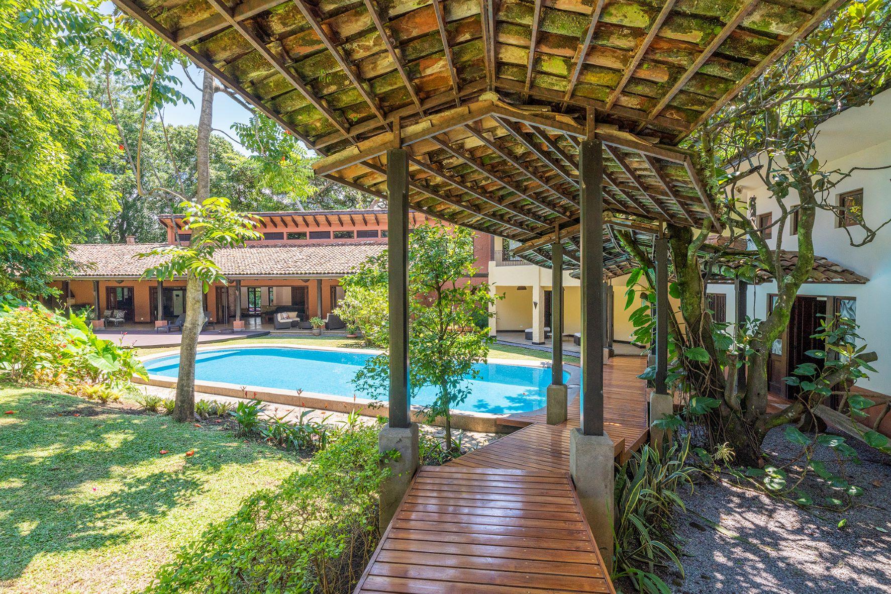 4 bed Single Family Homes For Sale in Escazu, San Jose - thumb 29