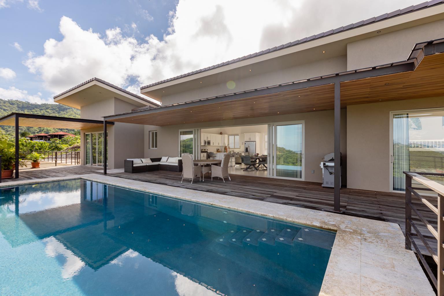 6 bed Single Family Homes For Sale in Playa Flamingo, Guanacaste - thumb 16