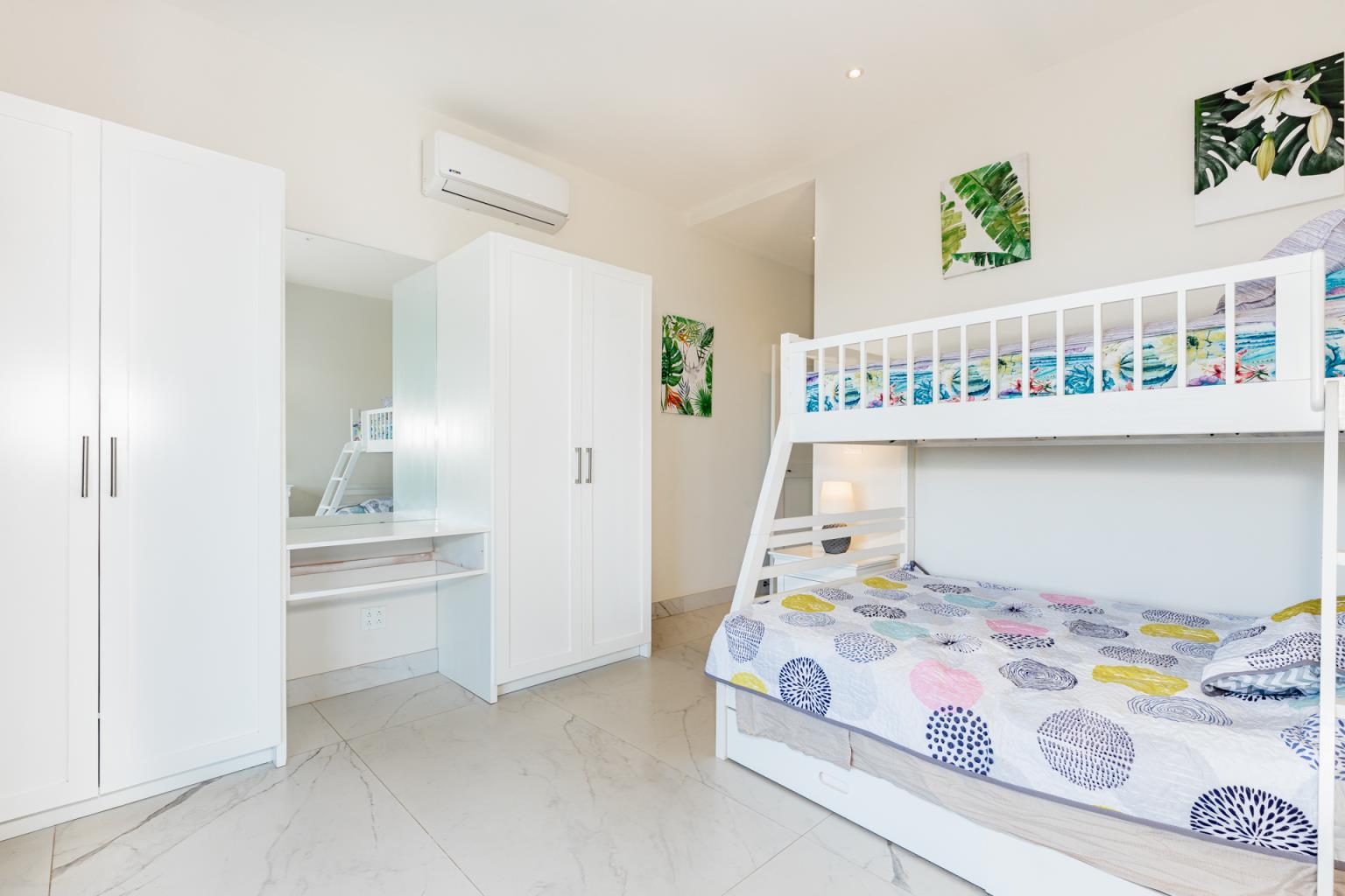 6 bed Single Family Homes For Sale in Playa Flamingo, Guanacaste - thumb 8