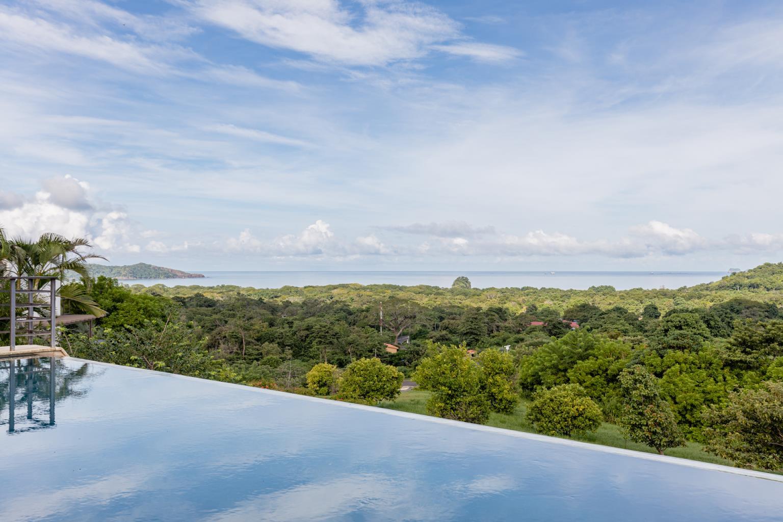 6 bed Single Family Homes For Sale in Playa Flamingo, Guanacaste - thumb 17