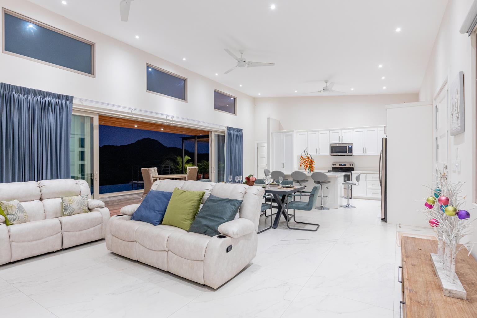 6 bed Single Family Homes For Sale in Playa Flamingo, Guanacaste - thumb 27