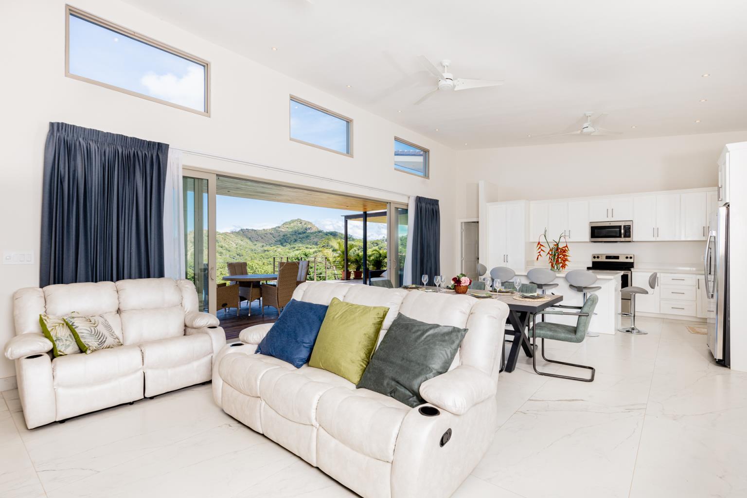 6 bed Single Family Homes For Sale in Playa Flamingo, Guanacaste - thumb 26