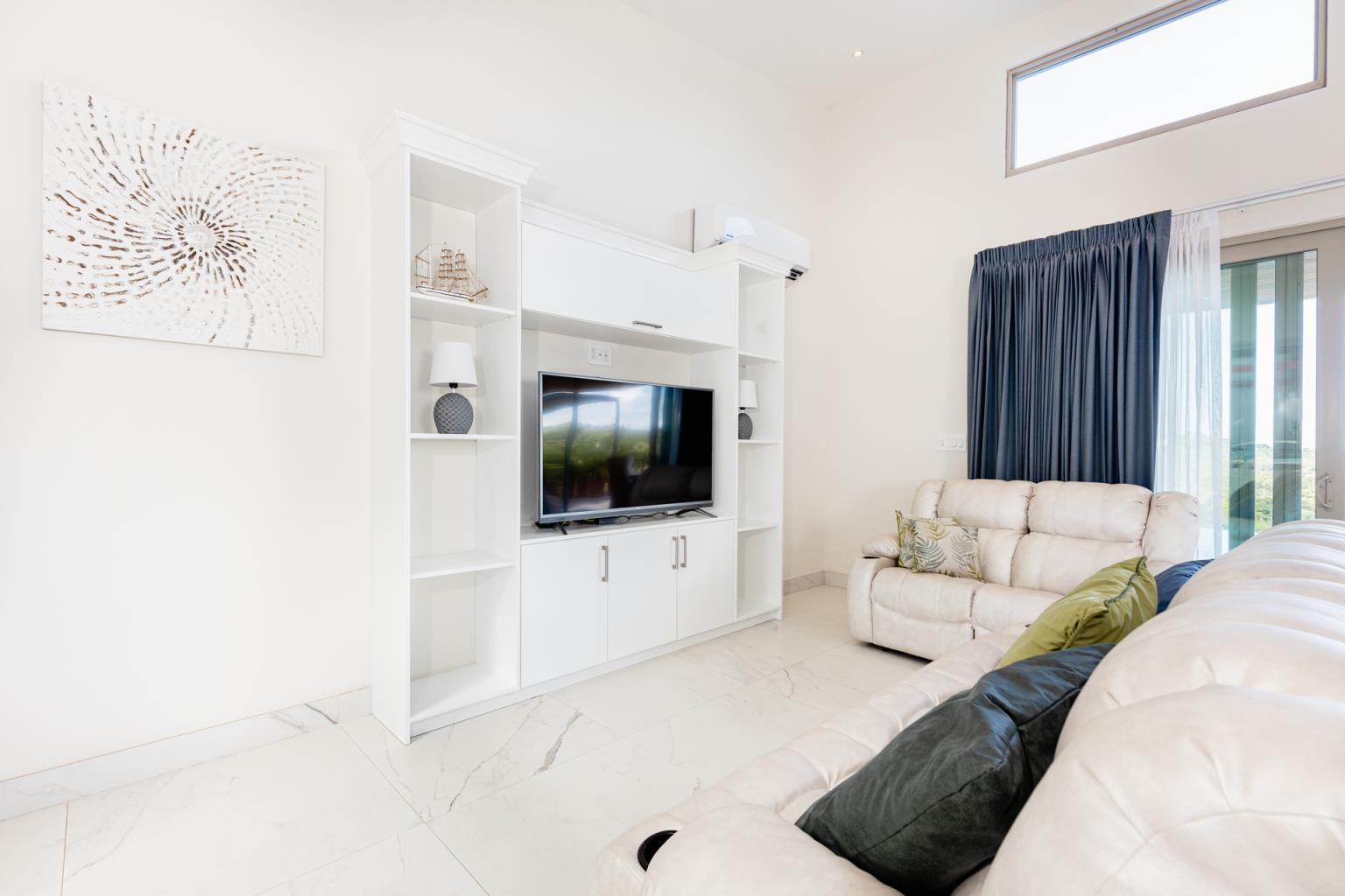 6 bed Single Family Homes For Sale in Playa Flamingo, Guanacaste - thumb 25