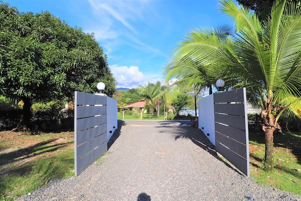 8 bed Single Family Homes For Sale in Ojochal, Puntarenas - thumb 16