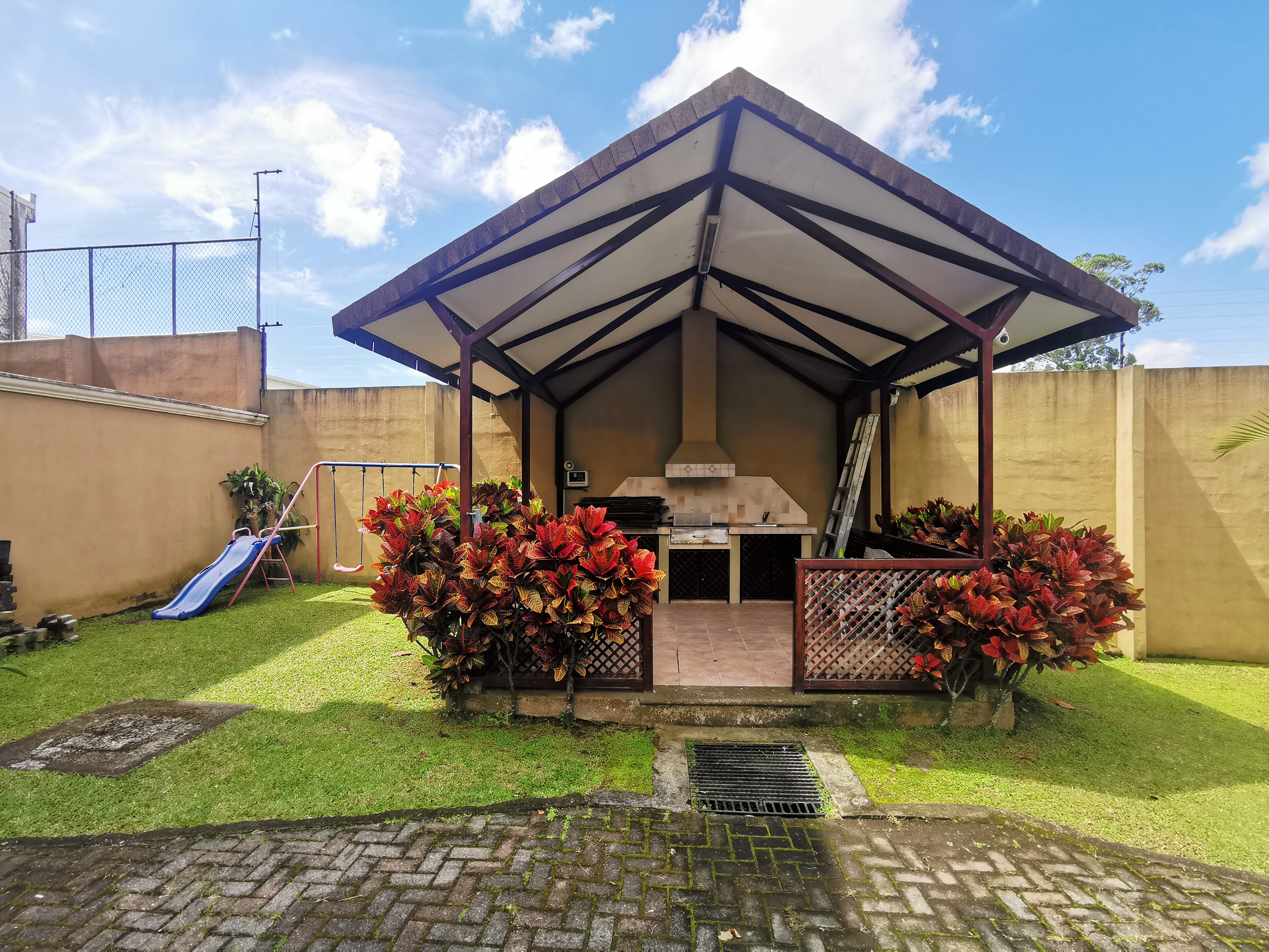 4 bed Single Family Homes For Sale in Curridabat, San Jose - thumb 18