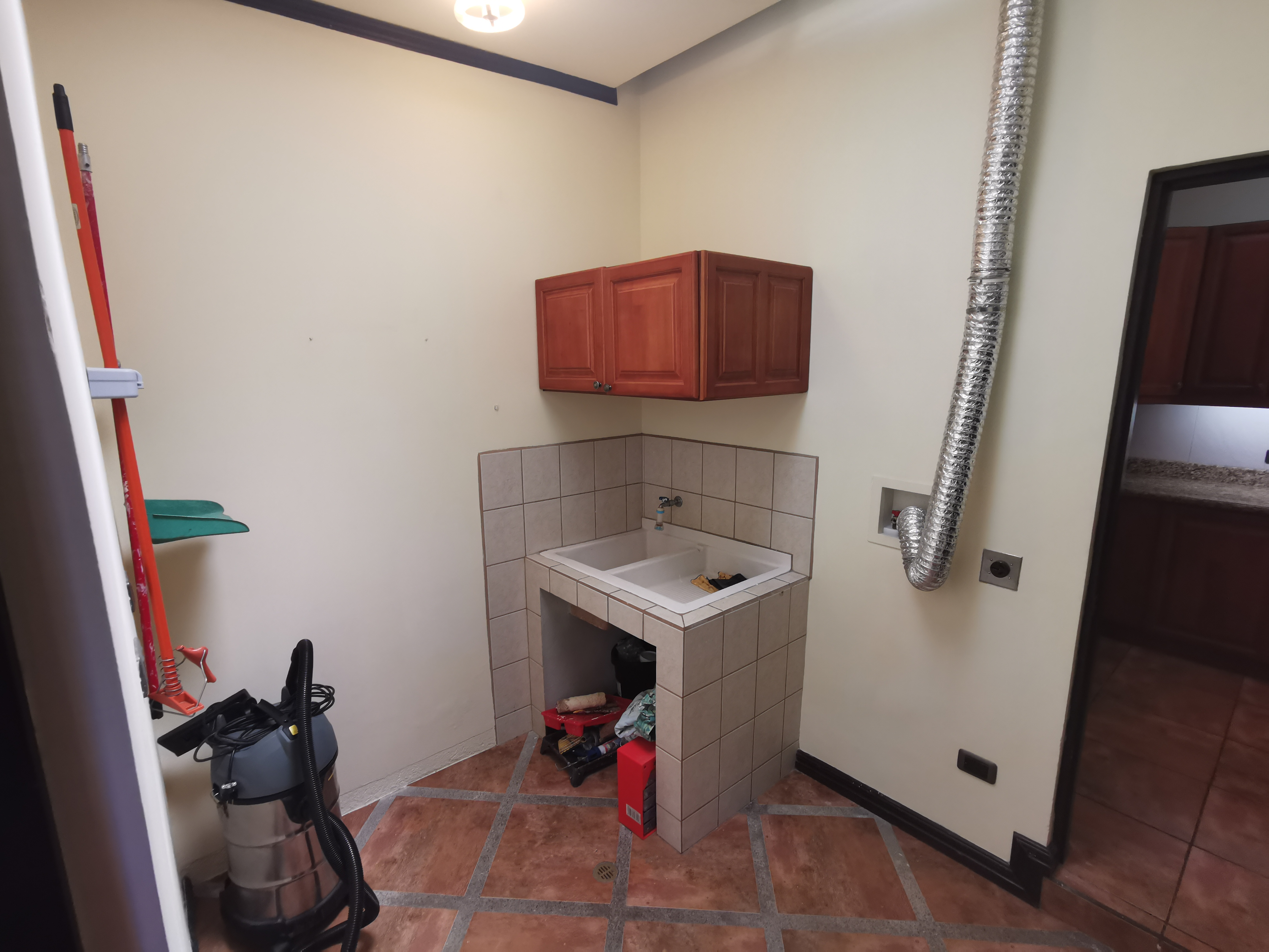 4 bed Single Family Homes For Sale in Curridabat, San Jose - thumb 12