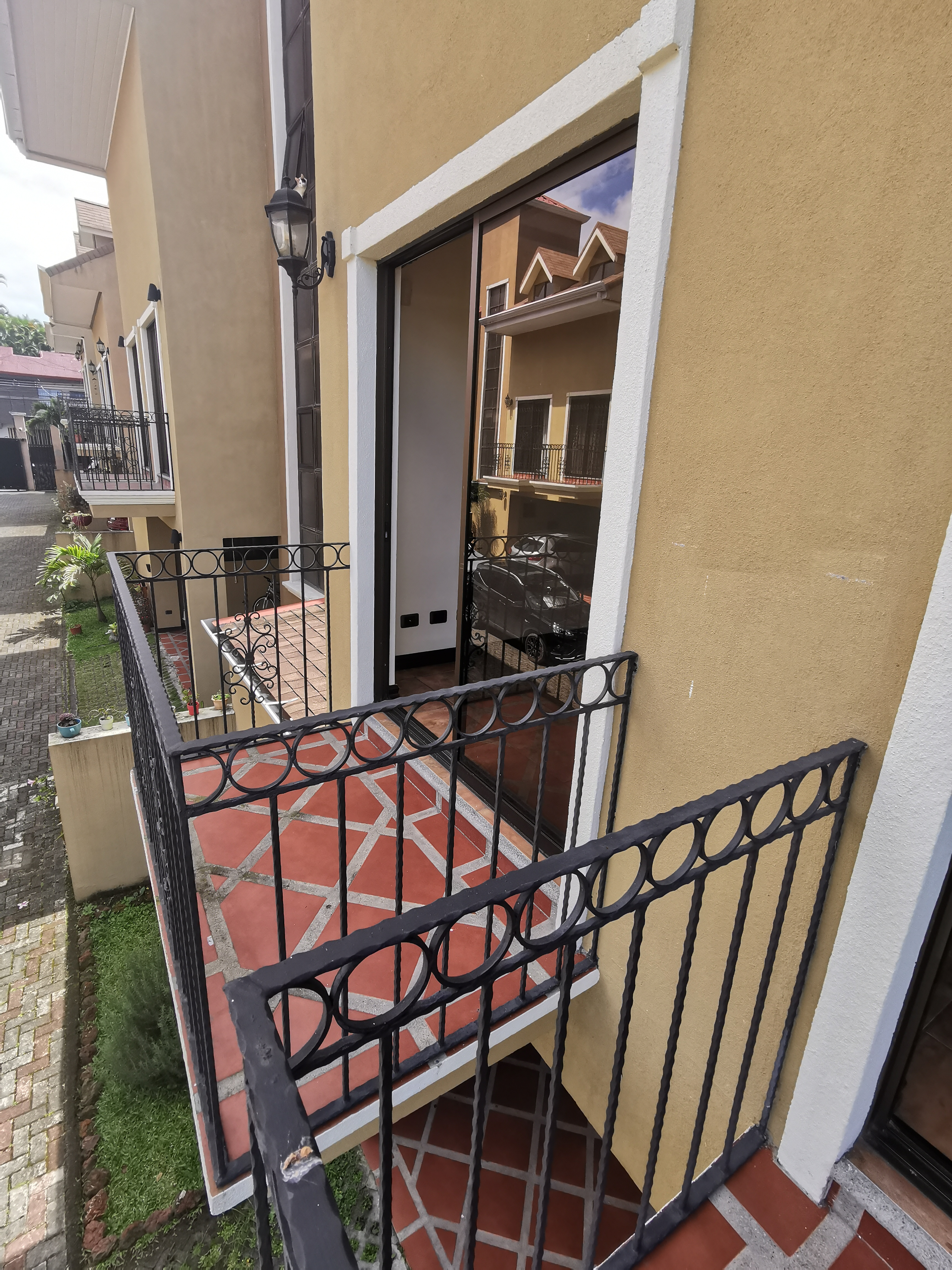 4 bed Single Family Homes For Sale in Curridabat, San Jose - thumb 26