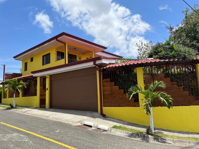 5 bed Condo For Sale in Guadalupe, San Jose - 1