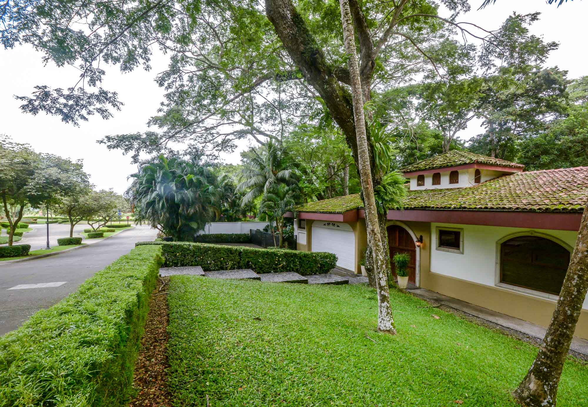 4 bed Single Family Homes For Sale in Herradura, Puntarenas - thumb 16