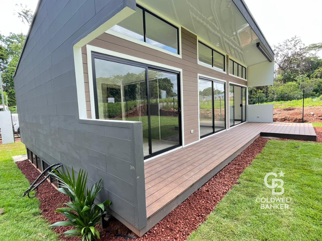 2 bed Single Family Homes For Sale in Parrita, Puntarenas - thumb 2