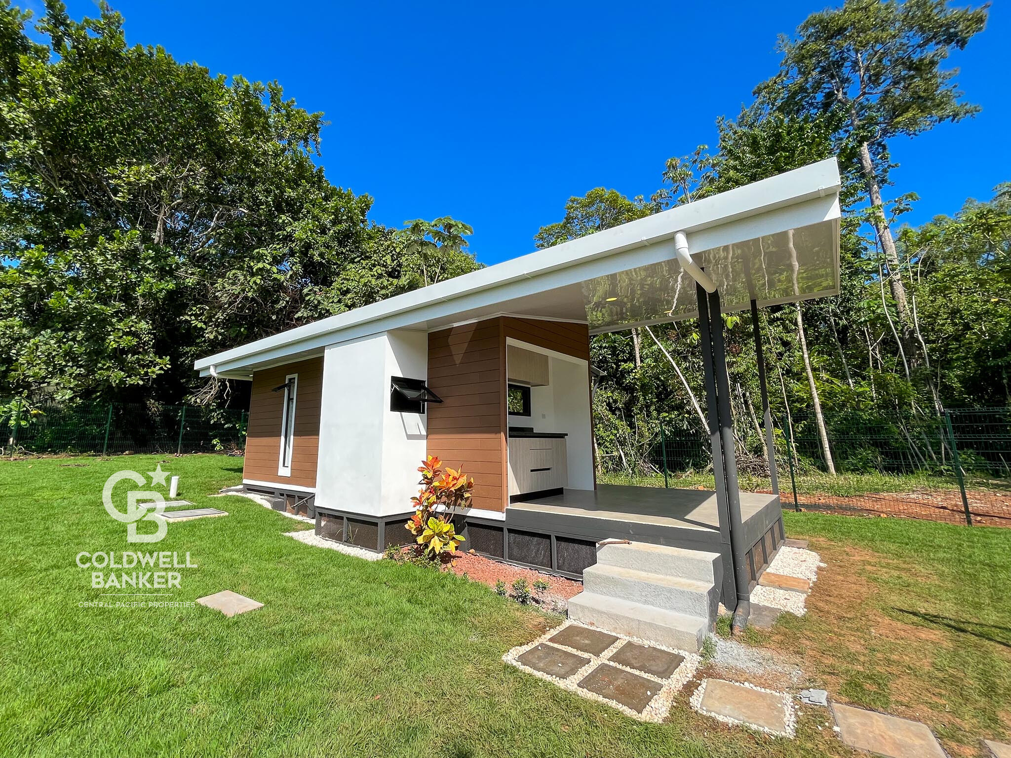 1 bed Single Family Homes For Sale in Parrita, Puntarenas - thumb 3