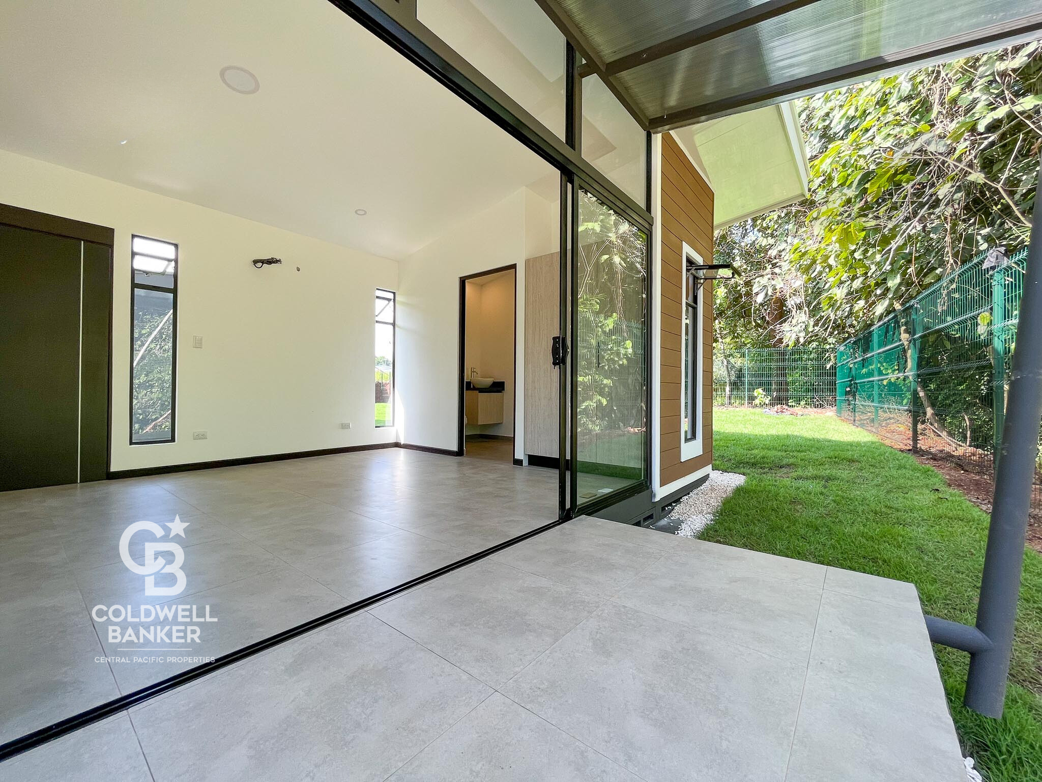 1 bed Single Family Homes For Sale in Parrita, Puntarenas - thumb 4