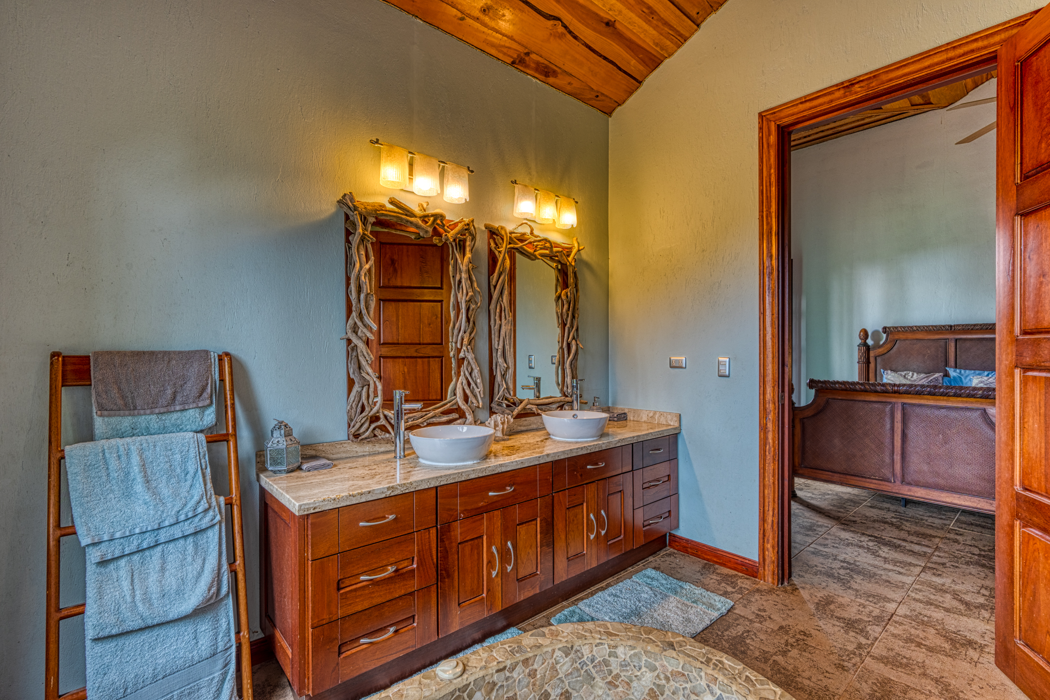 5 bed Single Family Homes For Sale in Dominical, Puntarenas - thumb 20