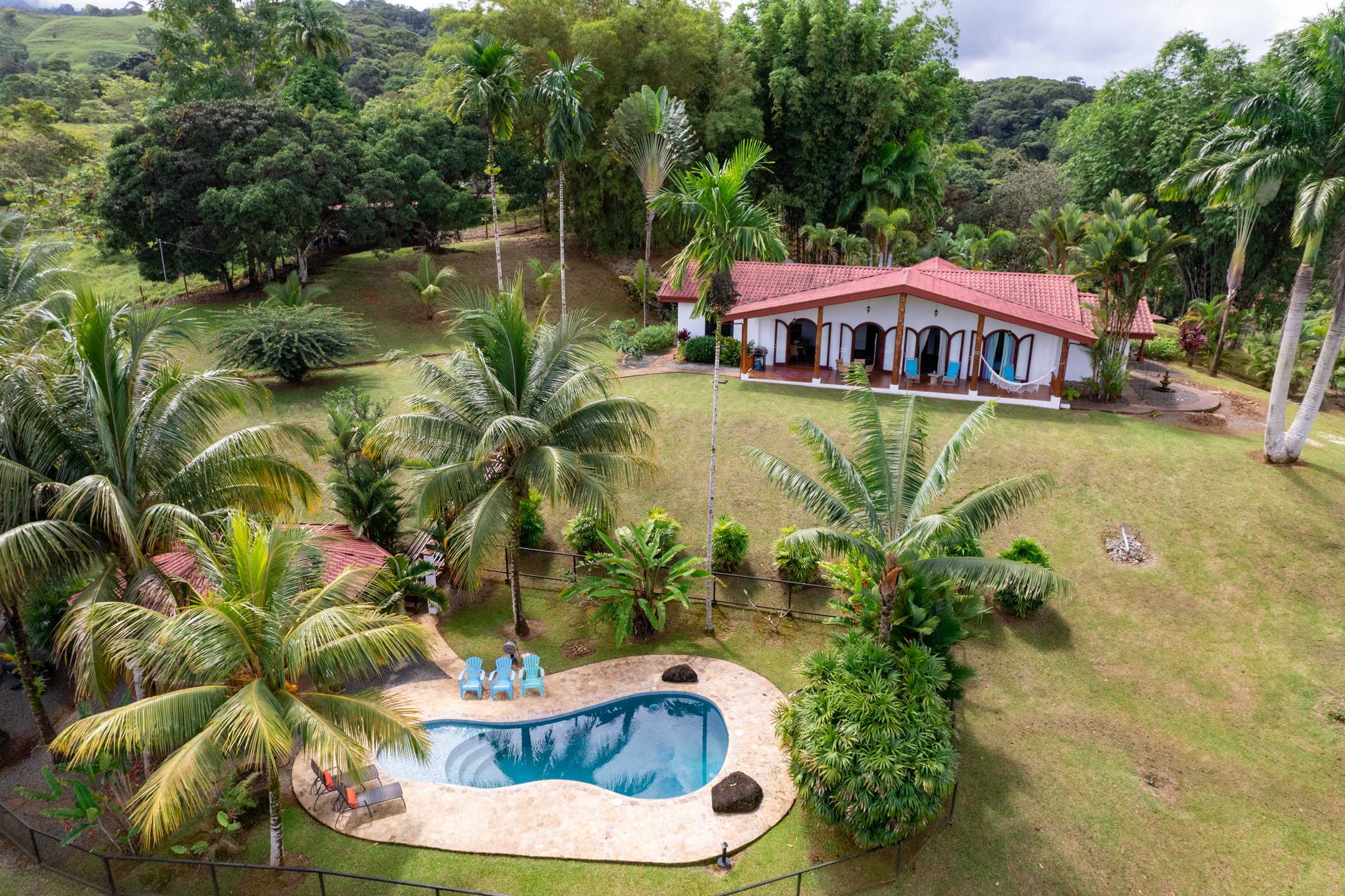 5 bed Single Family Homes For Sale in Dominical, Puntarenas - thumb 3