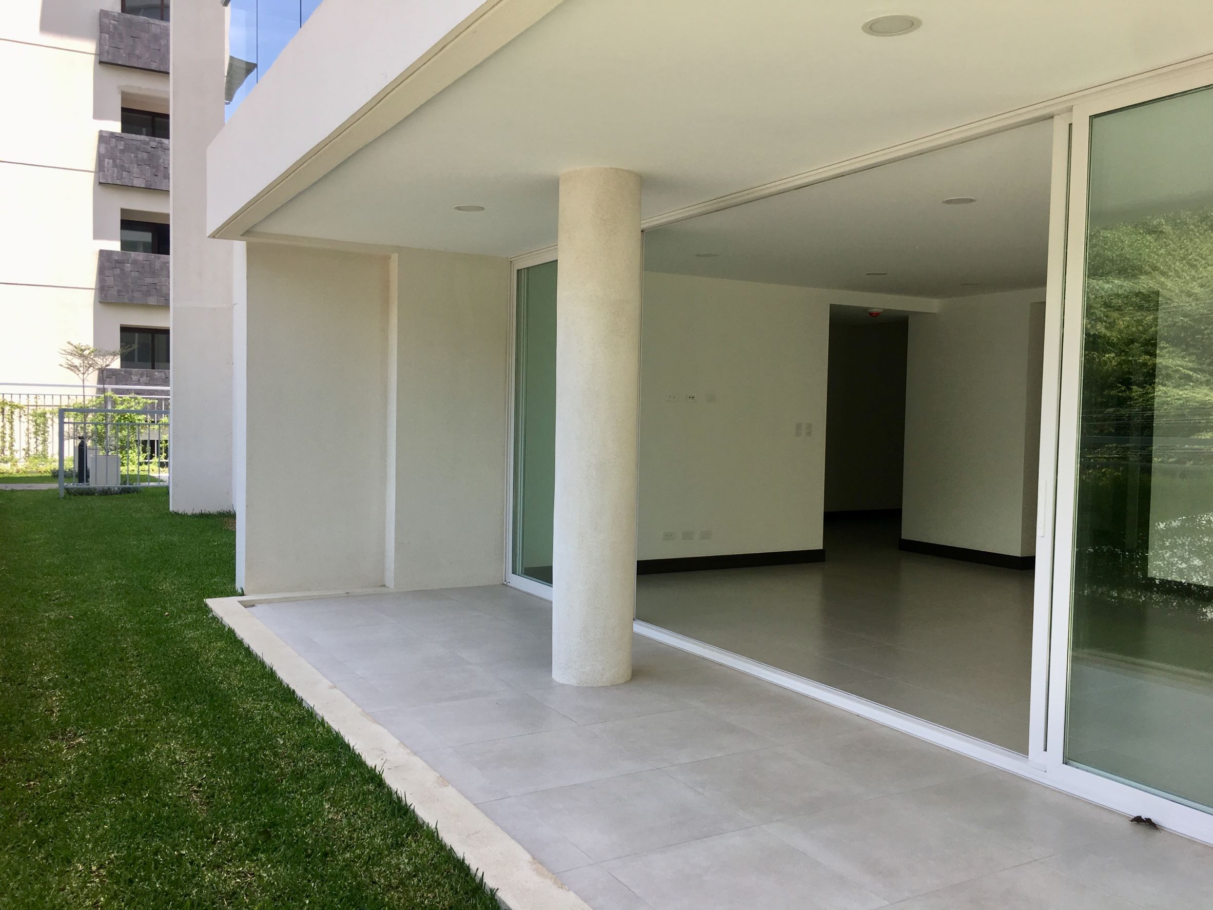 3 bed Condo For Sale in Escazu, San Jose - thumb 3
