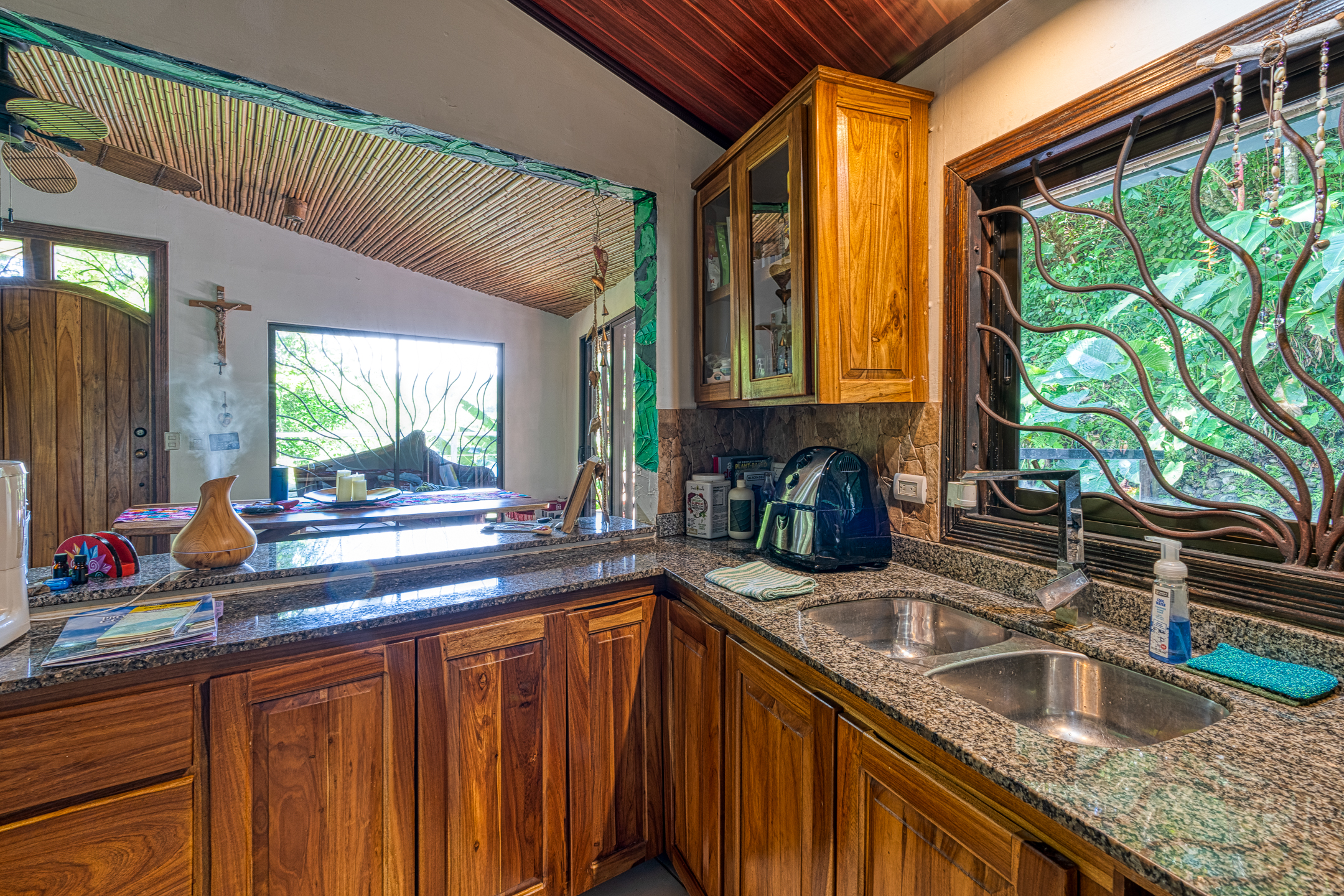 2 bed Single Family Homes For Sale in Dominical, Puntarenas - thumb 5