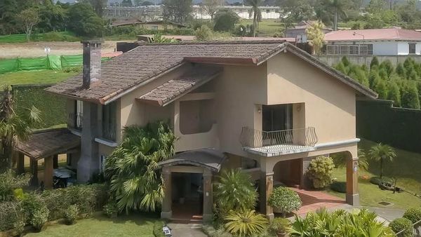 4 bed Single Family Homes For Sale in Guadalupe, San Jose - thumb 1