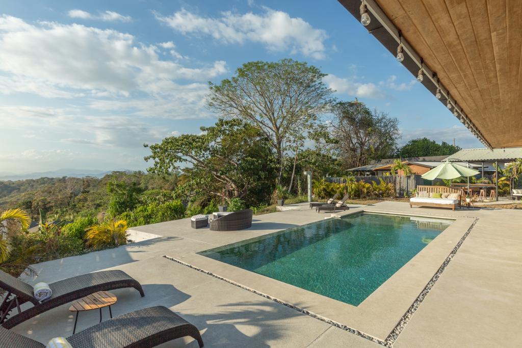 17 bed Single Family Homes For Sale in Santa Teresa, Puntarenas - thumb 17