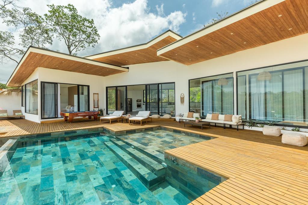 17 bed Single Family Homes For Sale in Santa Teresa, Puntarenas - thumb 2