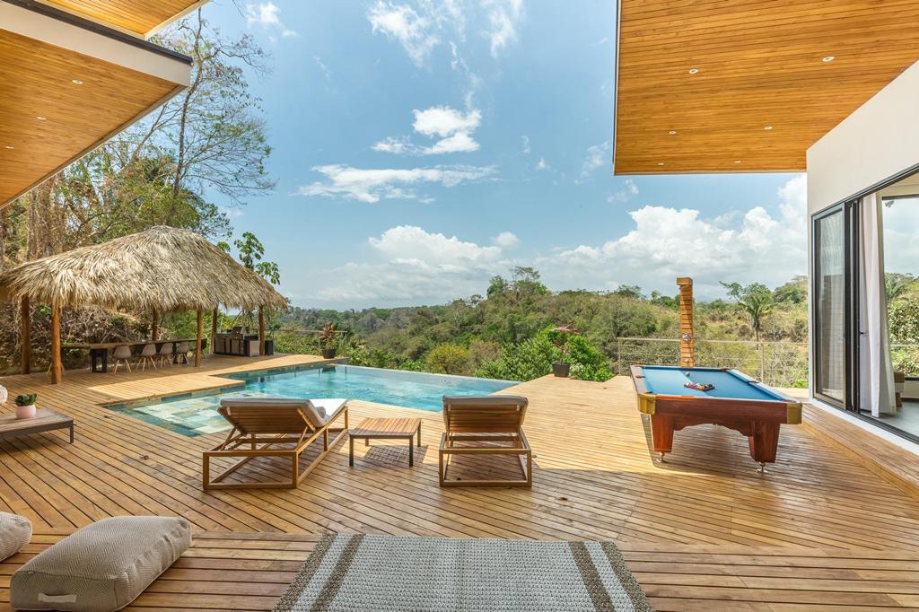 17 bed Single Family Homes For Sale in Santa Teresa, Puntarenas - thumb 10