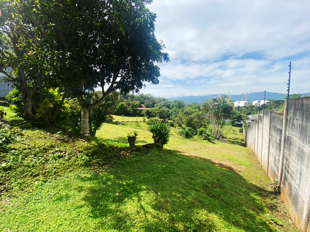 3 bed Land For Sale in Curridabat, San Jose - thumb 2