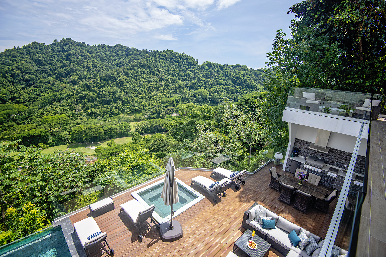 5 bed Single Family Homes For Sale in Herradura, Puntarenas - thumb 17