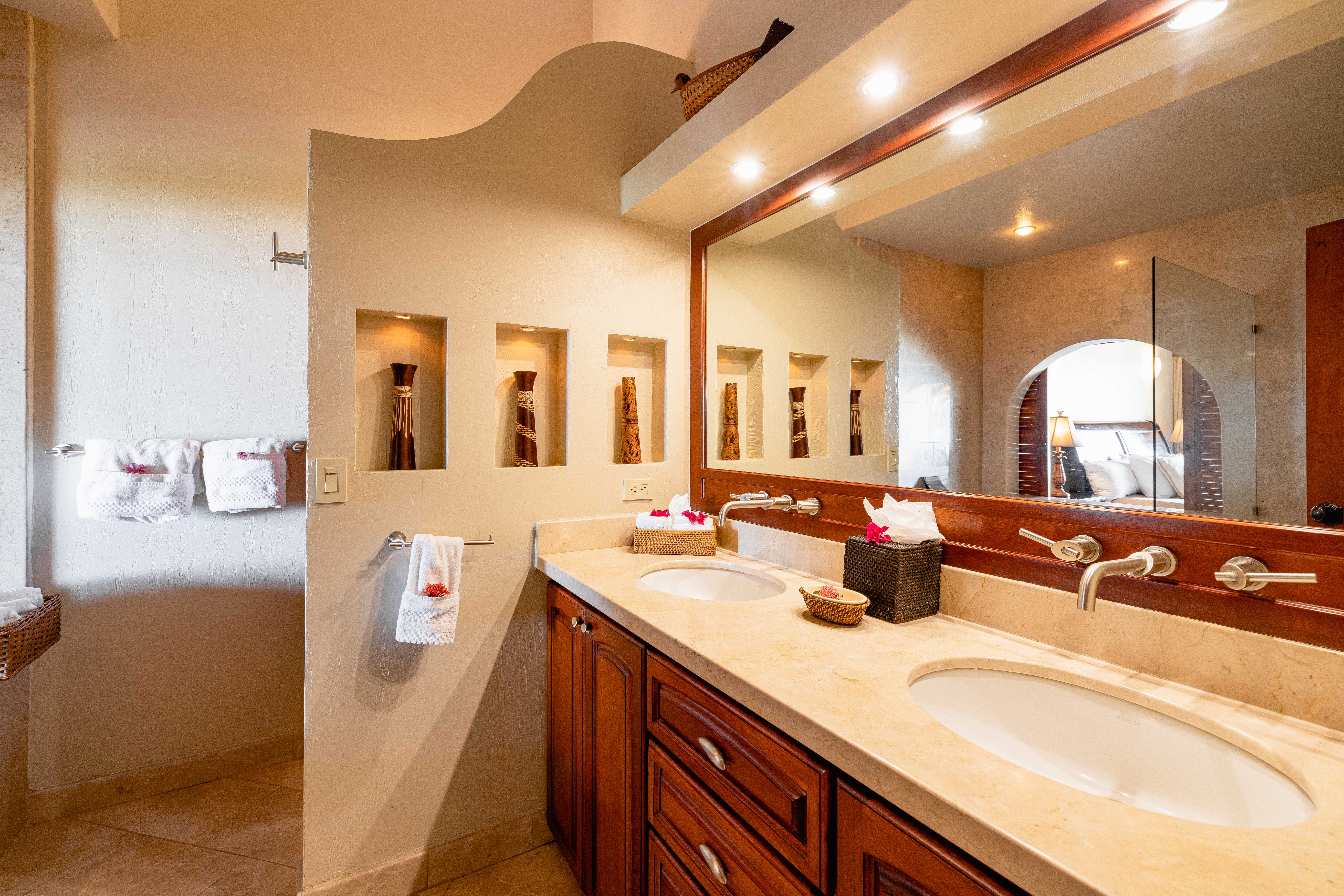 2 bed Condo For Sale in Playa Flamingo, Guanacaste - thumb 22