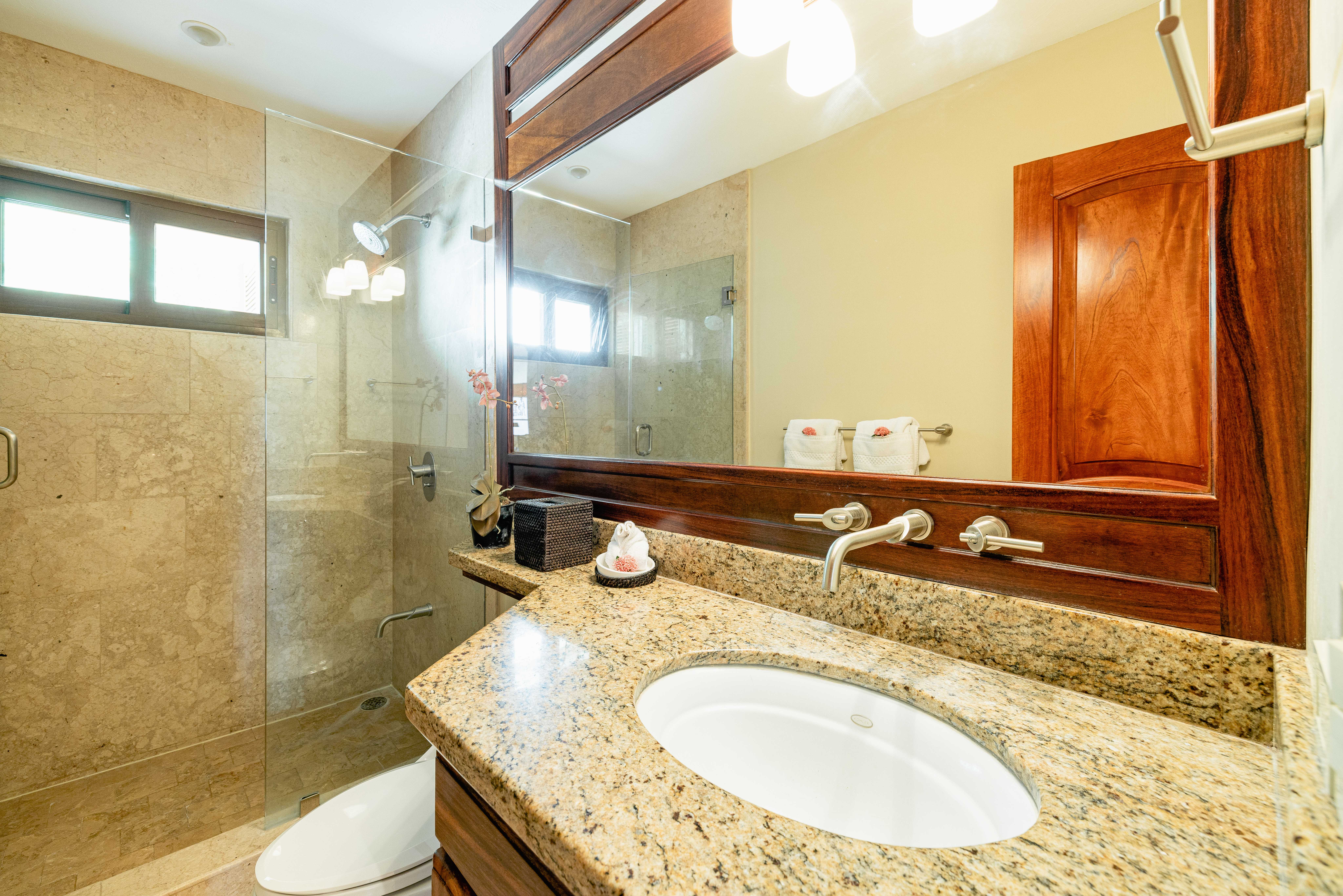 2 bed Condo For Sale in Playa Flamingo, Guanacaste - thumb 17