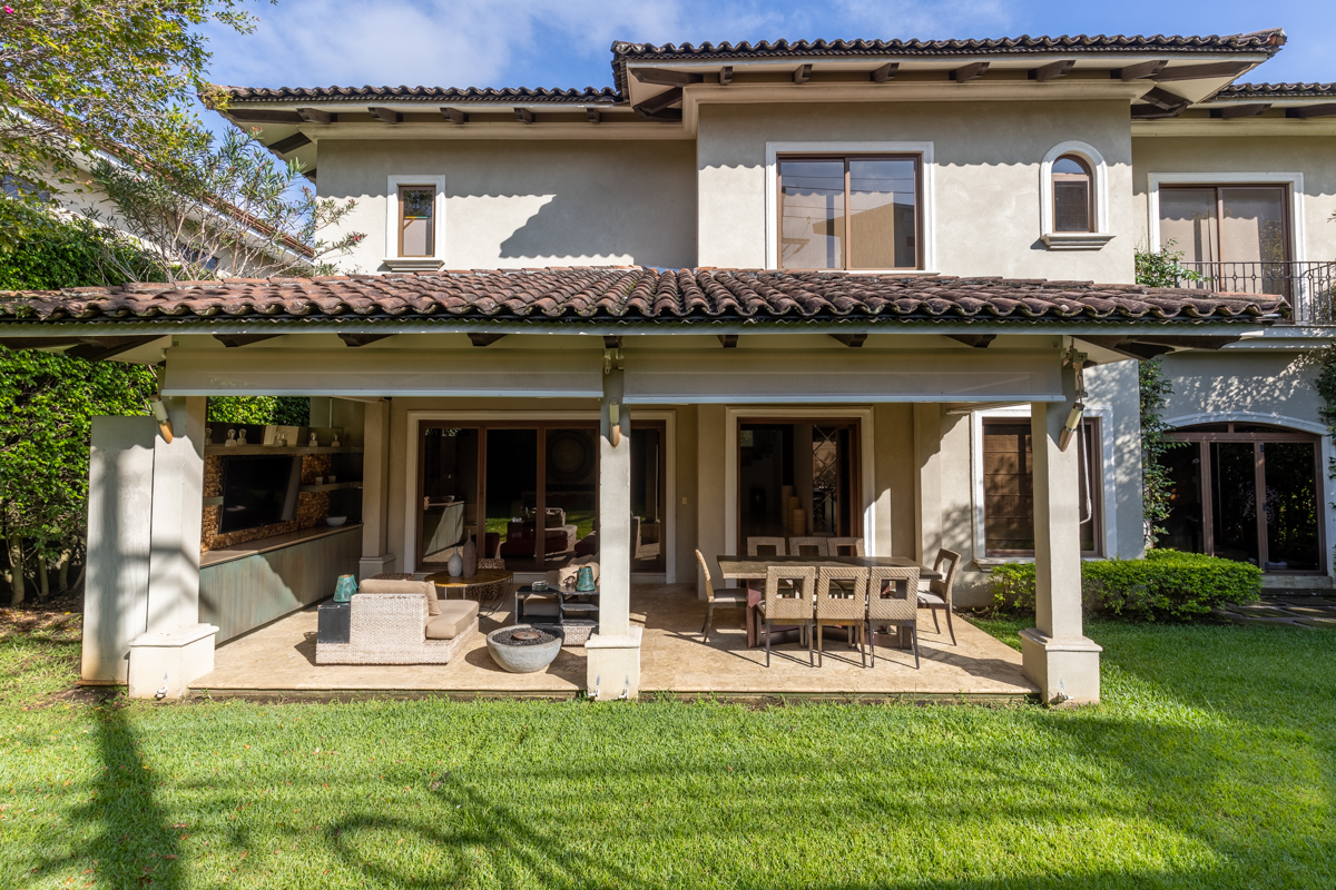 4 bed Single Family Homes For Sale in Escazu, San Jose - thumb 3