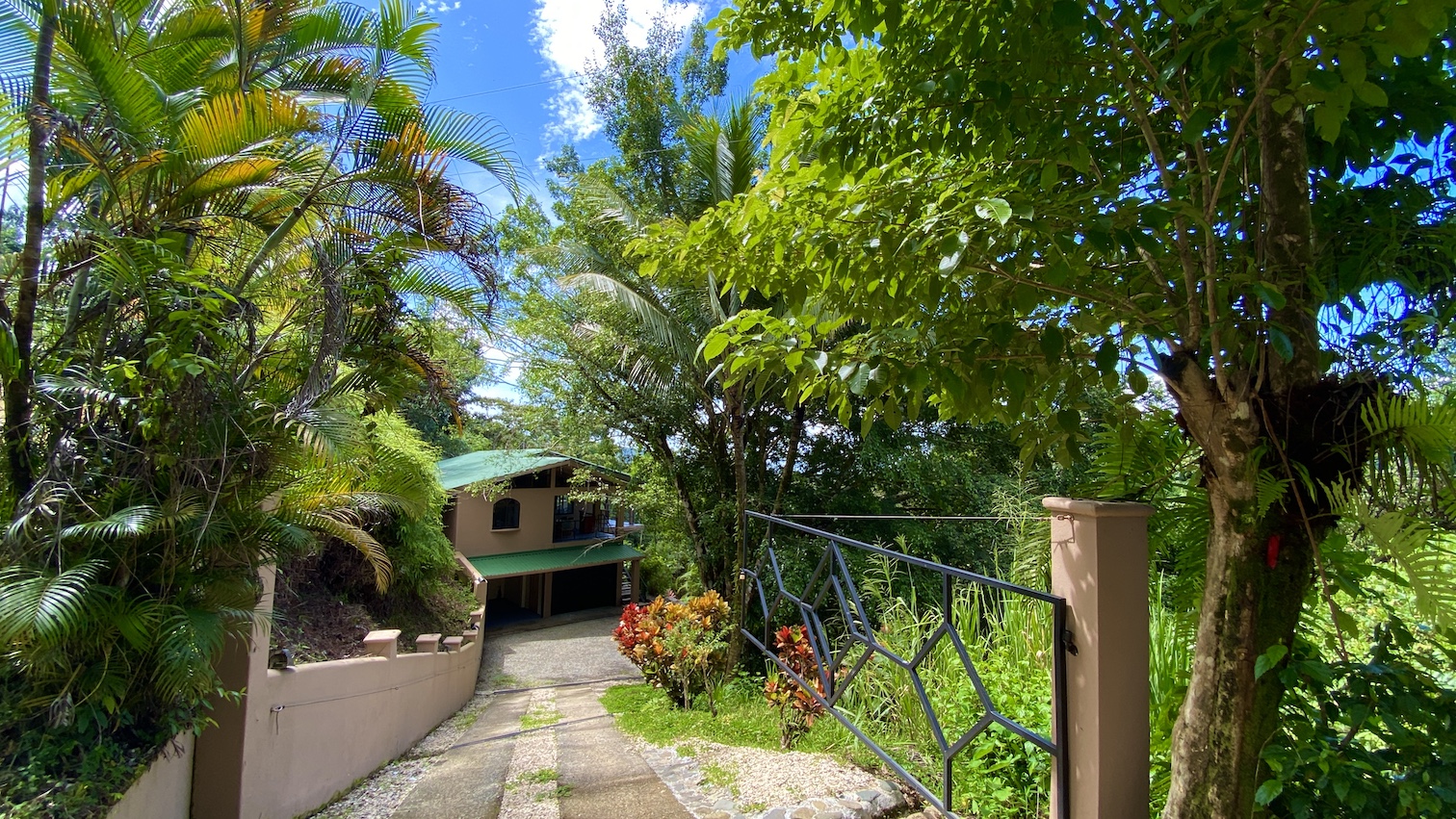 3 bed Single Family Homes For Sale in Dominical, Puntarenas - thumb 6