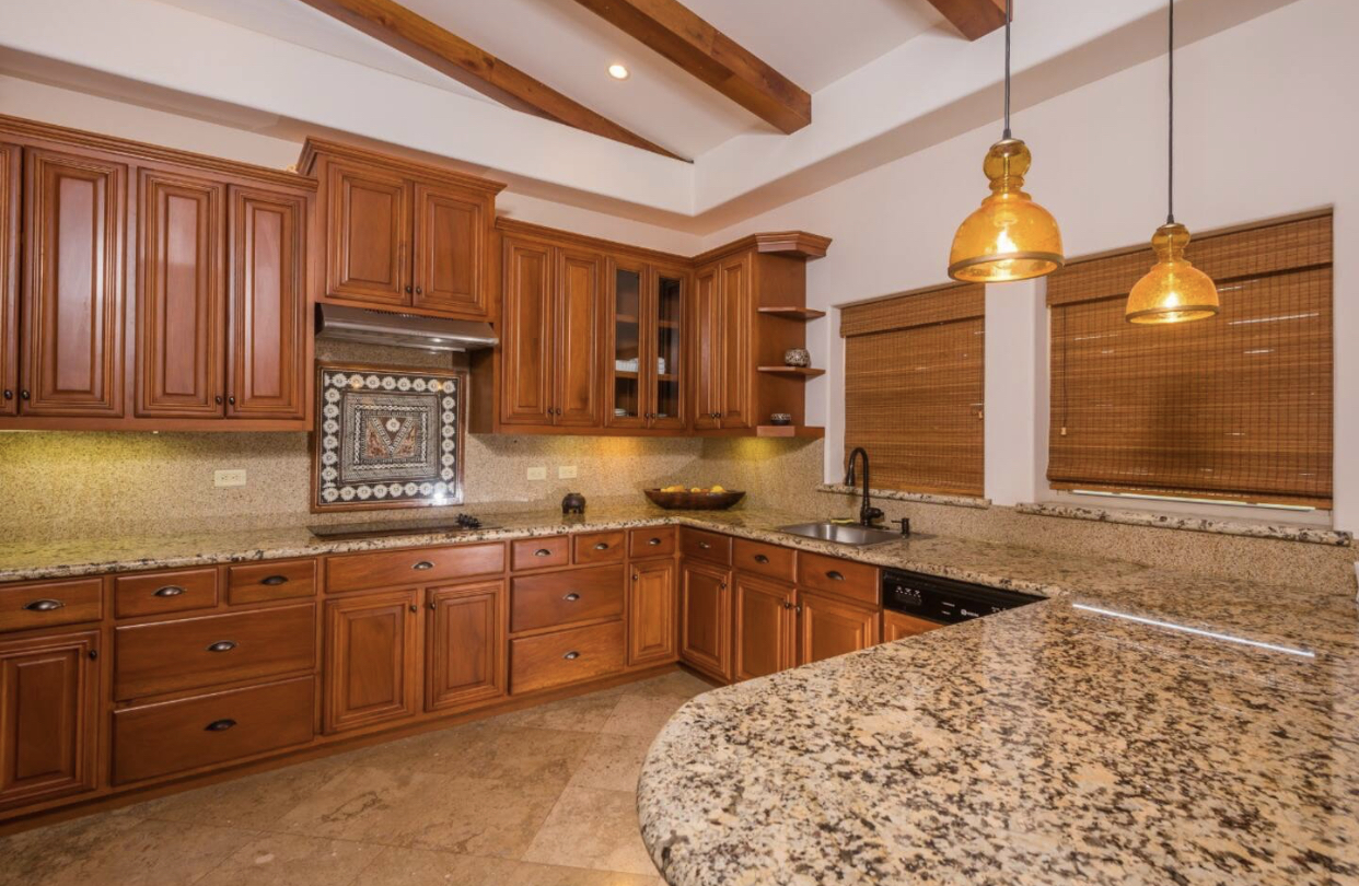 30 bed Single Family Homes For Rent in Playa Panama, Guanacaste - thumb 10