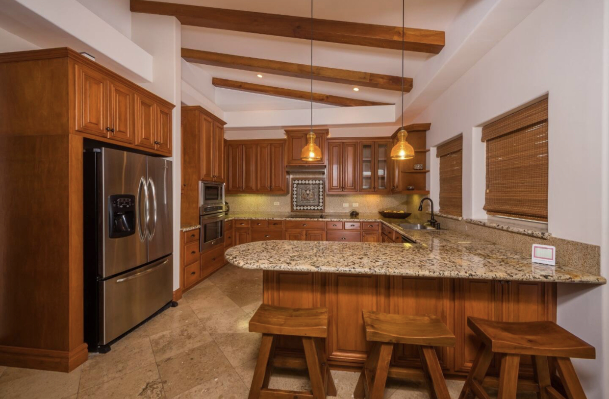 30 bed Single Family Homes For Rent in Playa Panama, Guanacaste - thumb 5