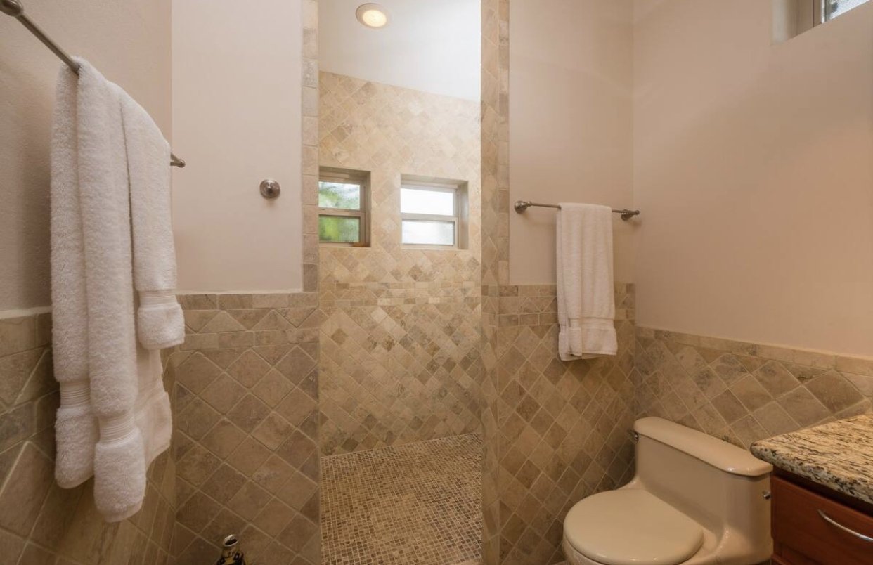 30 bed Single Family Homes For Rent in Playa Panama, Guanacaste - thumb 11