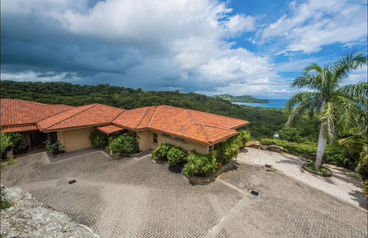 30 bed Single Family Homes For Rent in Playa Panama, Guanacaste - thumb 19